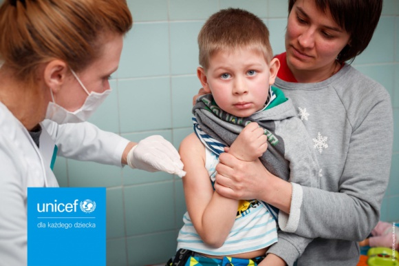 Do Polski mogą wrócić groźne choroby zakaźne! UNICEF Polska apeluje do Ministra Zdrowie, LIFESTYLE - Coraz więcej rodziców nie szczepi swoich dzieci. W ciągu ostatnich 10 lat liczba takich przypadków w Polsce wzrosła blisko czternastokrotnie.